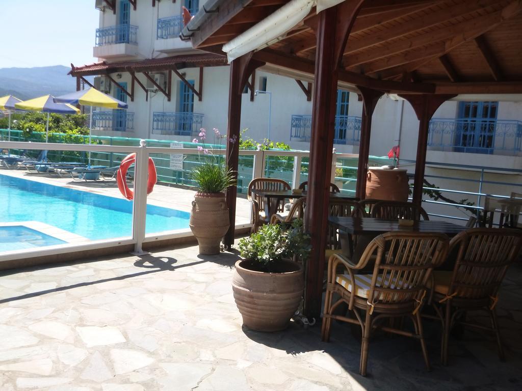 Stavros Apartments 伊斯特隆 外观 照片