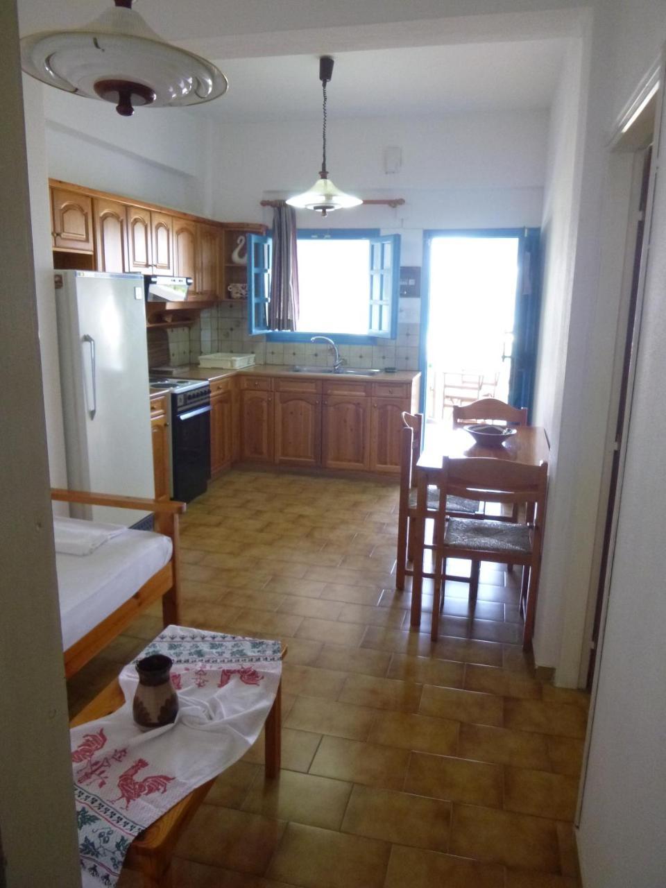 Stavros Apartments 伊斯特隆 外观 照片