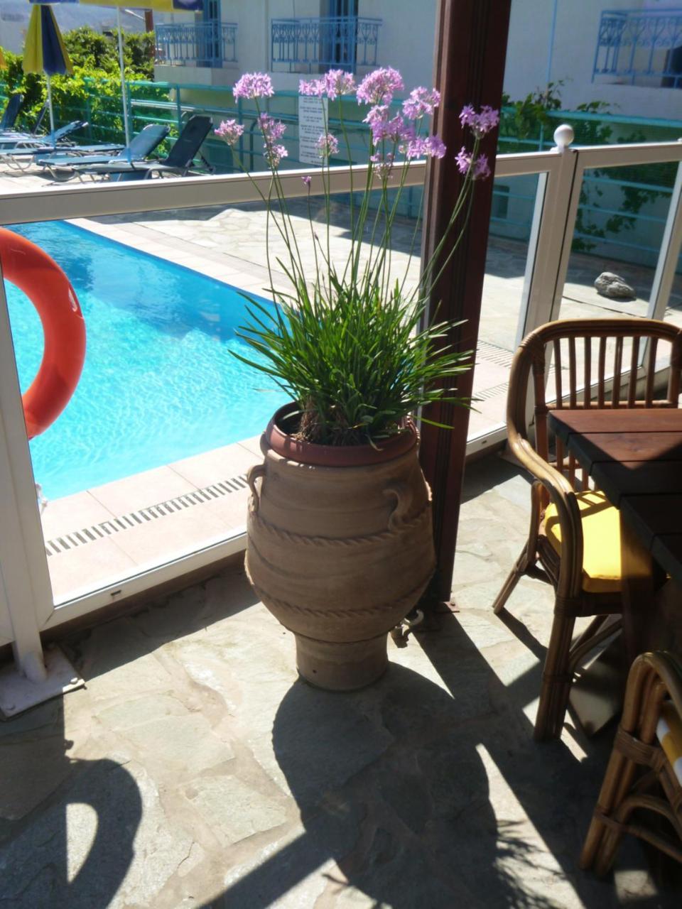 Stavros Apartments 伊斯特隆 外观 照片